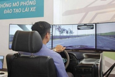 Từ năm 2023, người học lái xe bắt buộc phải luyện tập trên cabin ảo